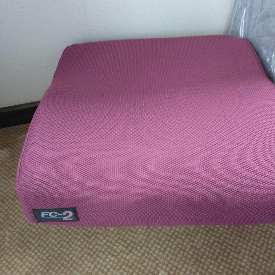 美品　車椅子用クッションと背もたれ固定用 て