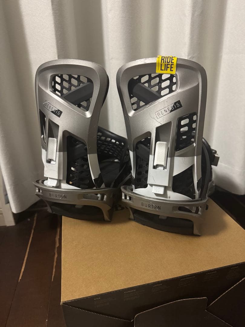 10月27日値段戻します！Burton GENESIS ビンディング Mサイズ