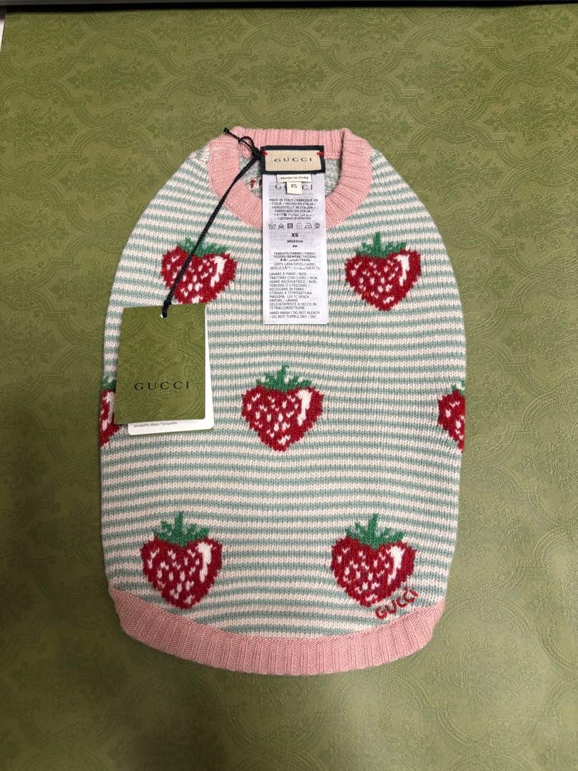 GUCCI グッチ　犬用品　洋服　XSサイズ
