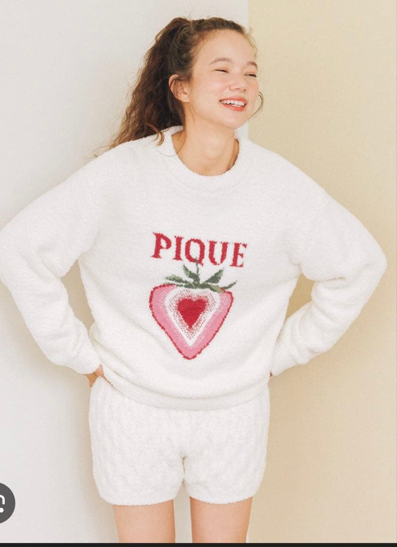 ジェラートピケ　ストロベリージャガードプルオーバー&ストロベリーショートパンツ