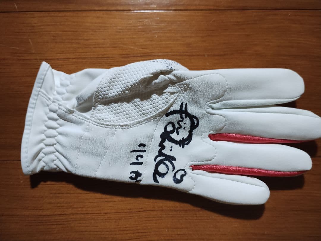 森脇梨々夏　ゴルフグローブ　直筆サイン入り
