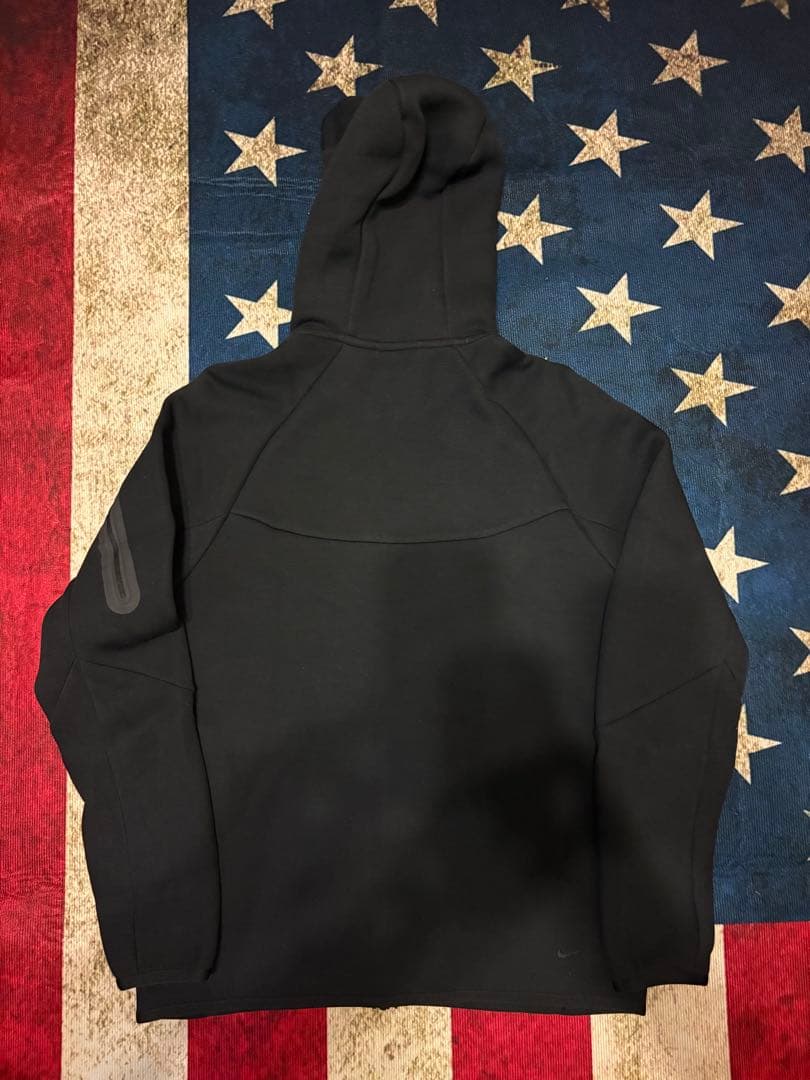 美品 テックフリース 黒 NIKE 赤タグ M
