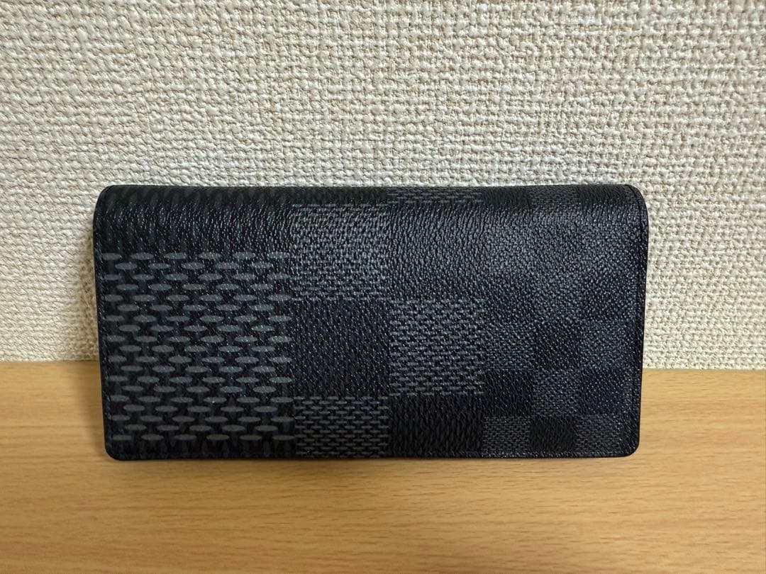 ルイヴィトン　ダミエグラフィット3Dポルトフォイユ・ブラザ