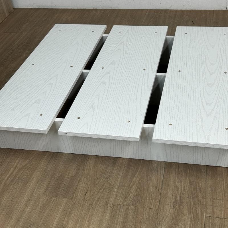 【新品】重厚感たっぷりの木製ベッドフレーム　セミダブル【OUTLET】