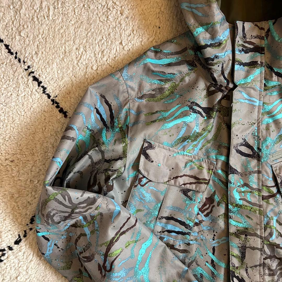 バートンDRYRIDE スノーボードウェア Mサイズ 迷彩柄