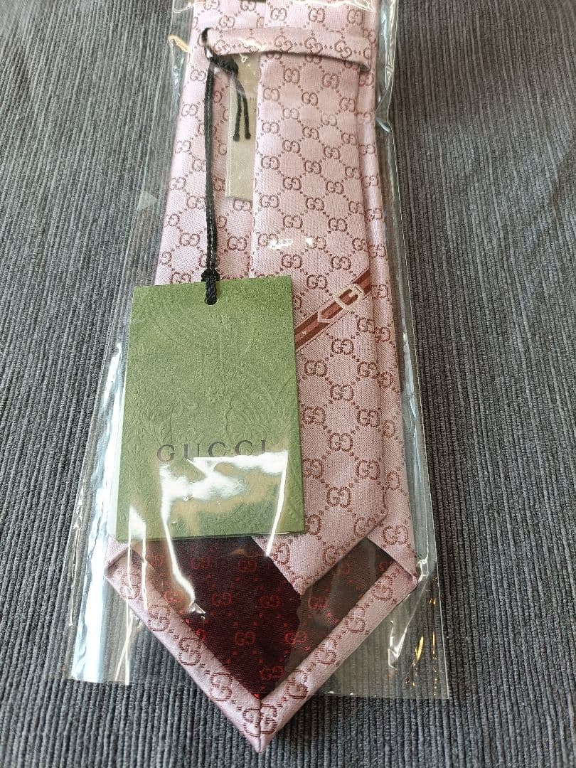 【新品・未使用】GUCCI ピンク GGロゴ シルクネクタイ