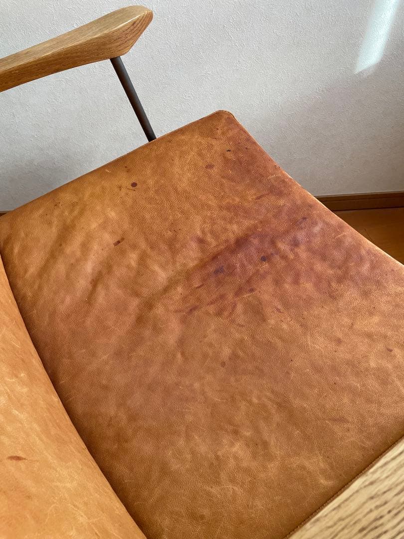 トラックファニチャー FURROWEDレザー アームチェア　1人掛けソファ