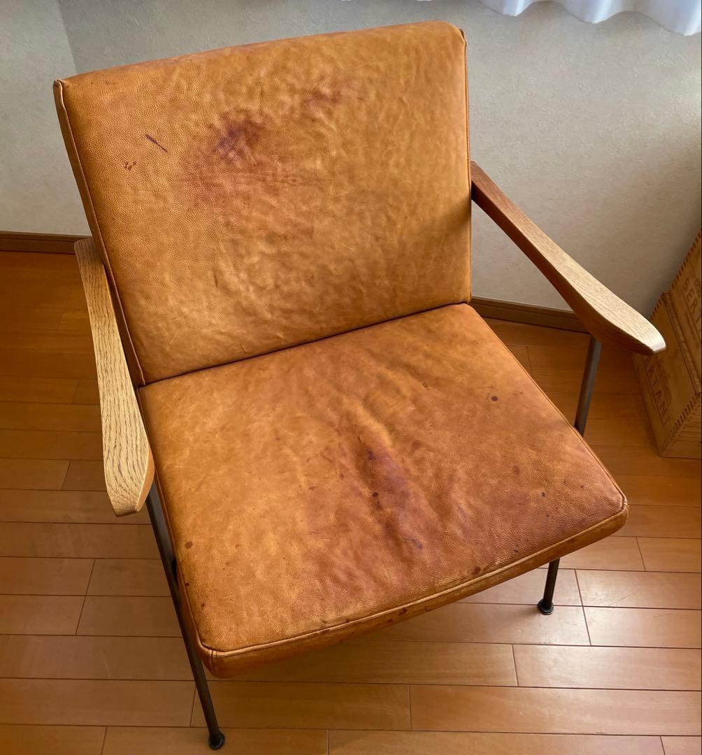 トラックファニチャー FURROWEDレザー アームチェア　1人掛けソファ