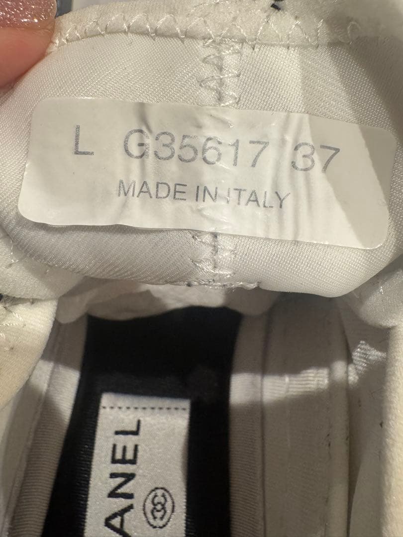 CHANEL ホワイト スニーカー