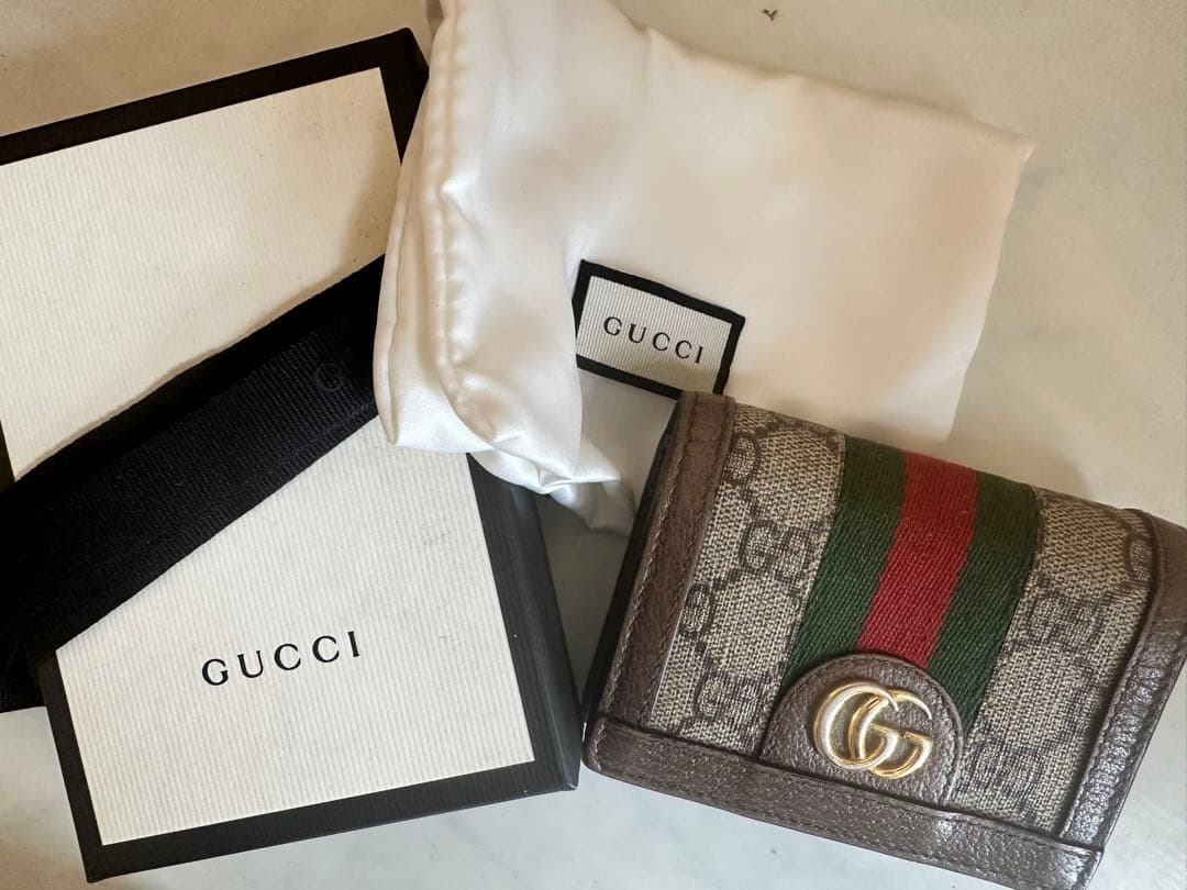 GUCCI 二つ折り財布 GGキャンバス