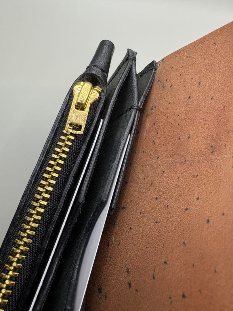 ミドルタイプトラッカーウォレット　ホースバット(GUIDI社)