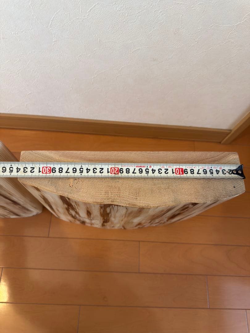 天然杉一枚板極美杢目、自然な曲線型センターテーブル 蜜蝋クリーム仕上げ‼️