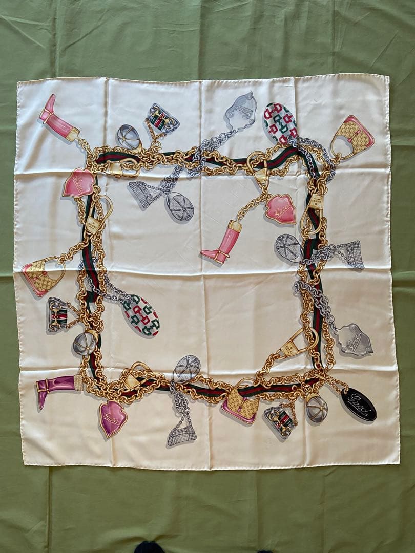 GUCCI グッチ　バッグ柄スカーフ