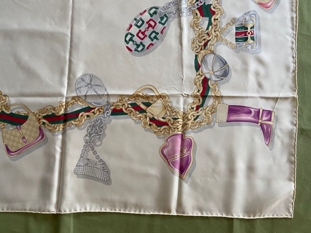 GUCCI グッチ　バッグ柄スカーフ