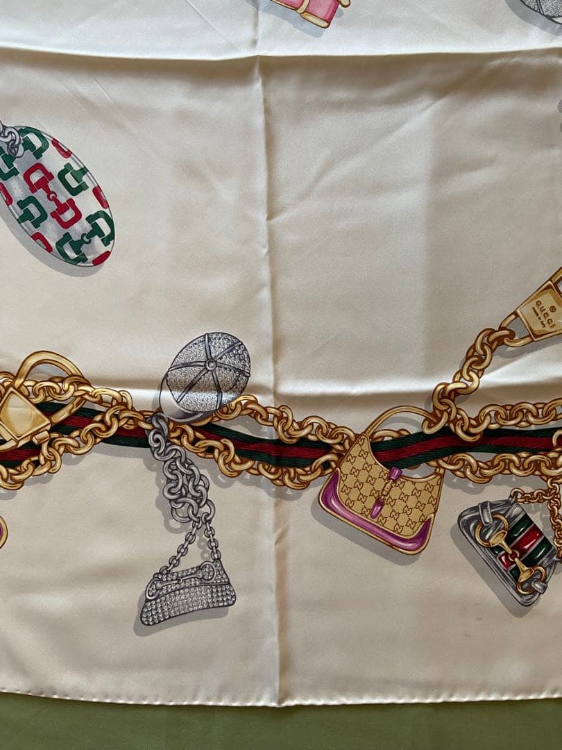 GUCCI グッチ　バッグ柄スカーフ