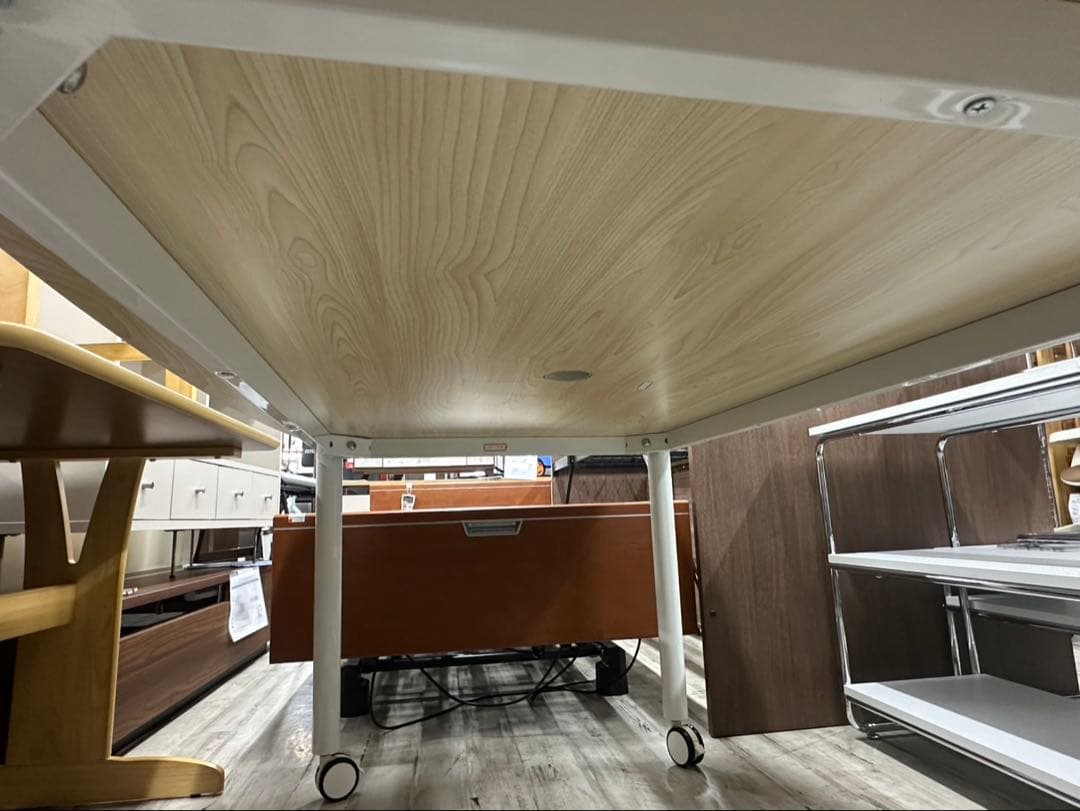 キャスター付きテーブル　2台セット　オーバル＋豆型　北九州市福岡市限定