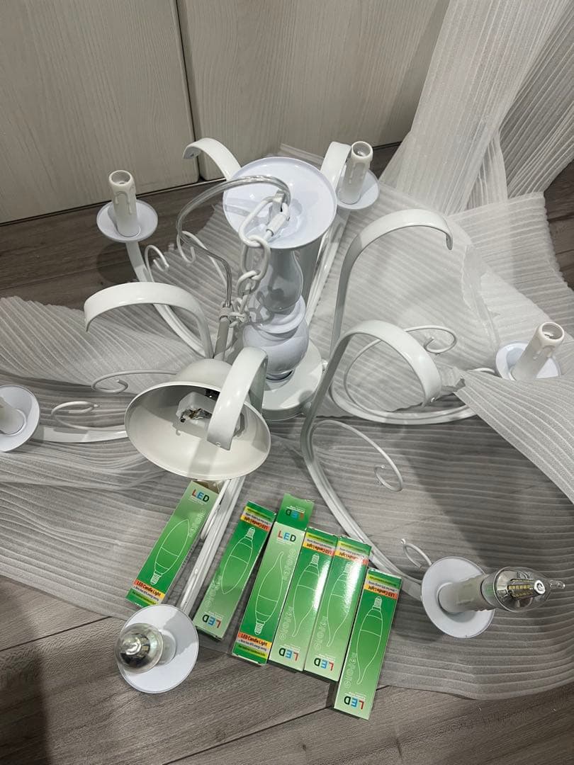 ホワイトシャンデリア LED電球付き