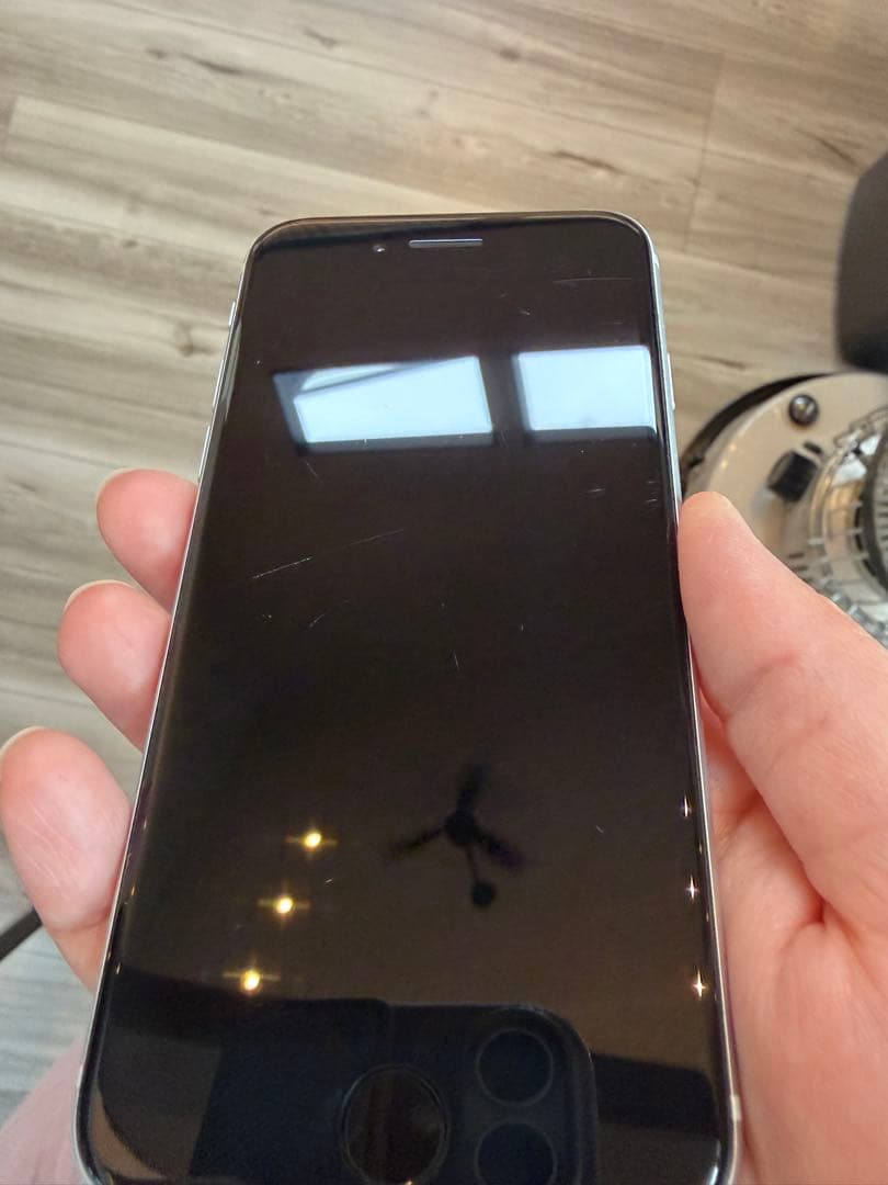 iPhone SE 第2世代 128GB SIMフリー ホワイト 動作良好