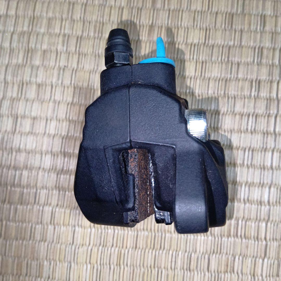 ブレーキキャリパー 黒