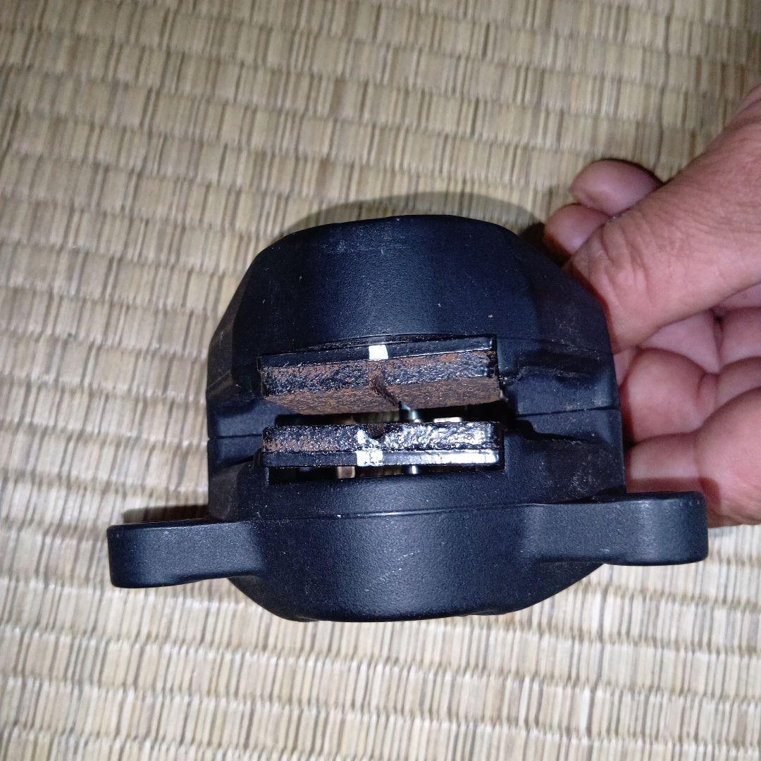 ブレーキキャリパー 黒