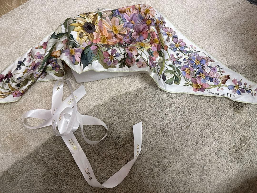 Christian Dior 花柄スカーフ