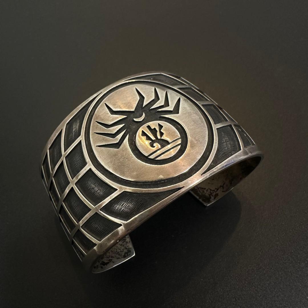 HOPI e Phillips オーバーレイ スパイダー バングル