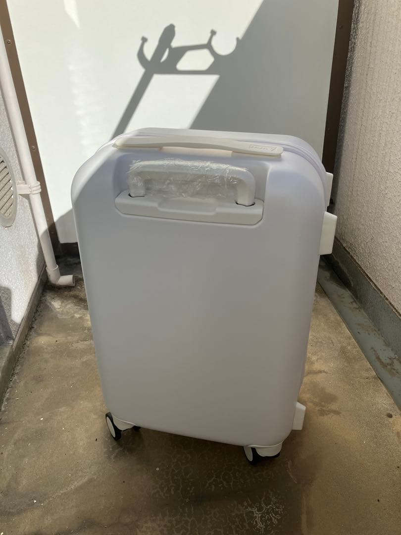 ⭐︎値下げ中【新品】AWWホワイトキャリーケース 2〜3泊用