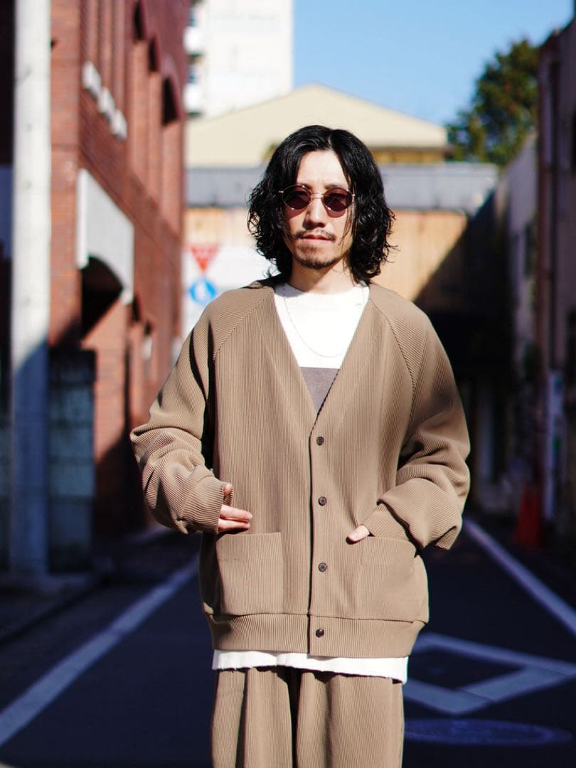 トップス GRADATION PLEATS CARDIGAN