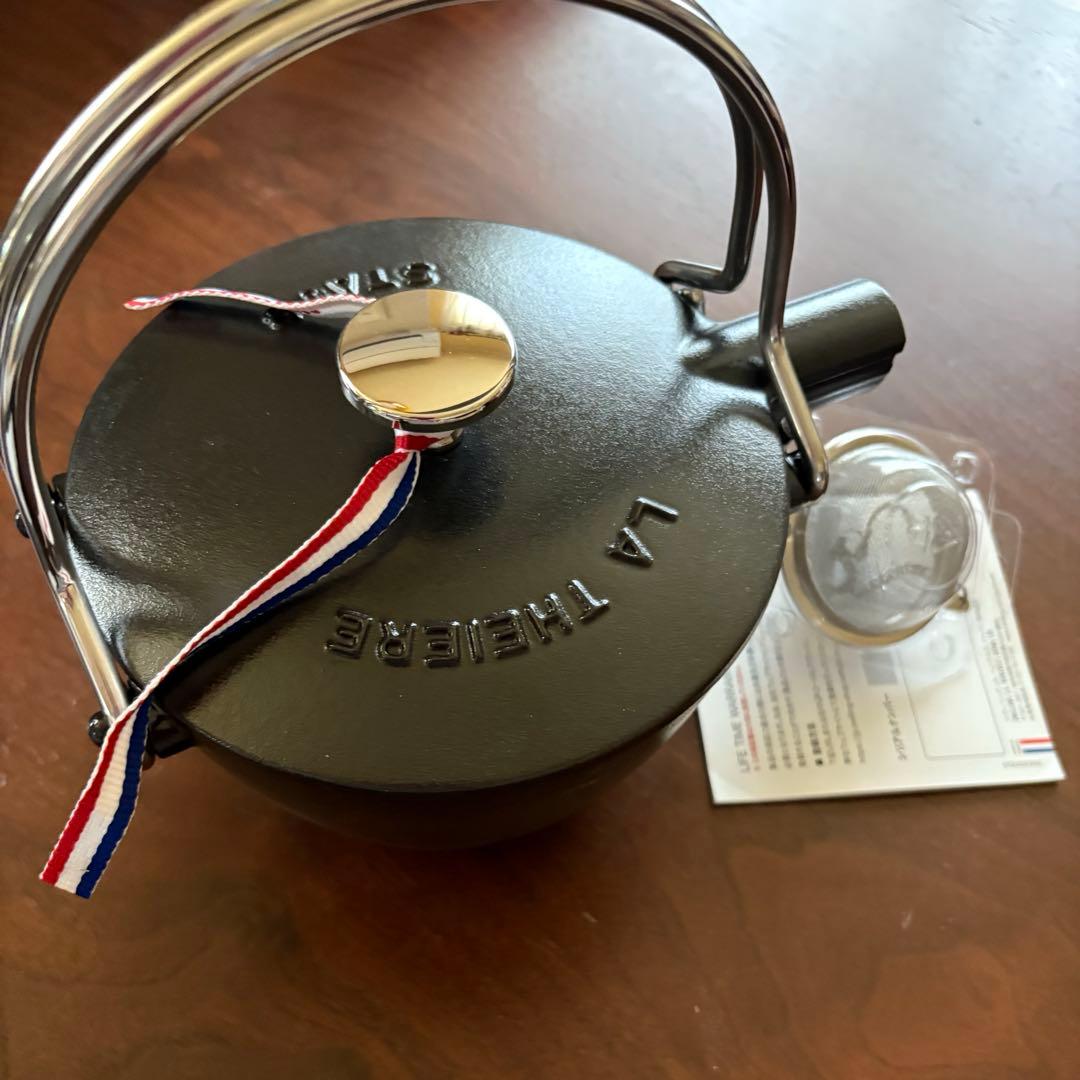 Staub ラウンド ティーポット ブラック