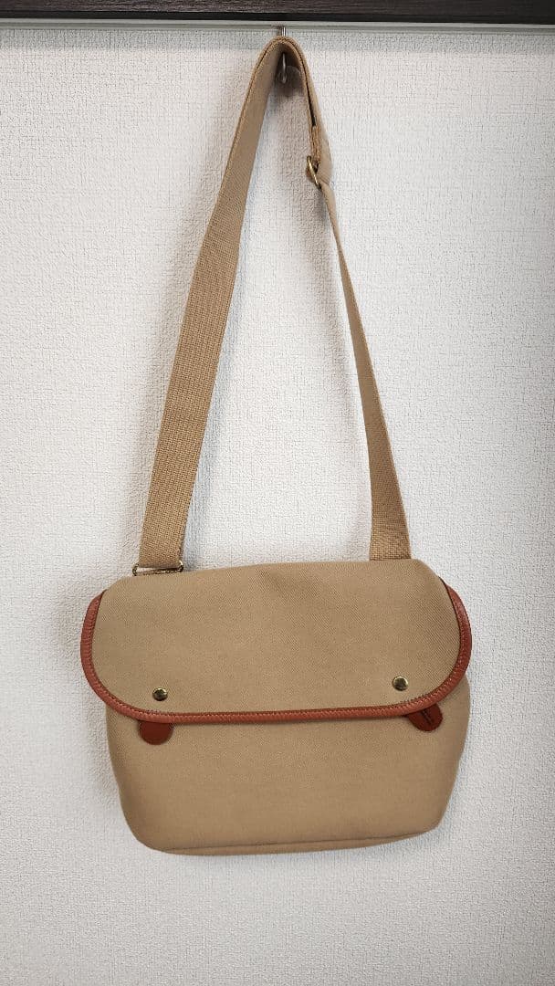 BRADY ショルダーバッグ AVON カーキ