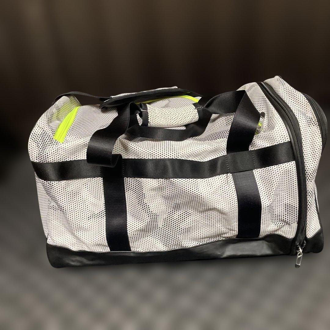 ナイキ6点セットキャディバッグボストンバッグ新品アイアンカバー新品ネームタグ付き