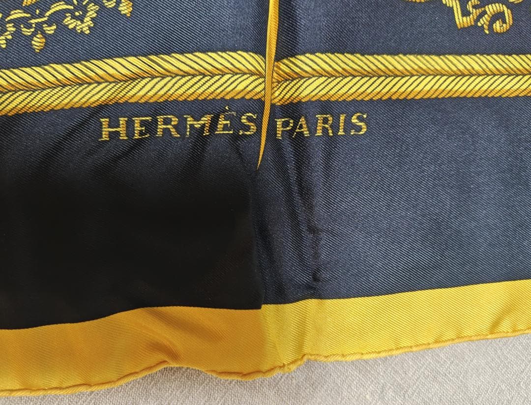 HERMES スカーフ 紋章デザイン