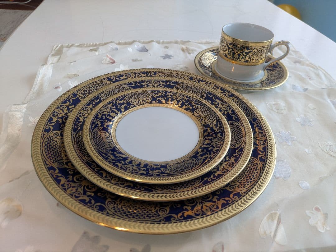プレートセット　金彩　ポンパドール　丸皿3枚+カップ+ソーサー　4セット