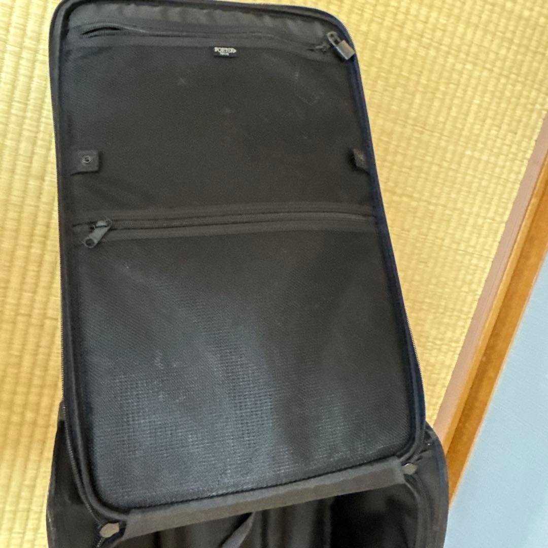 ブラック キャリーケース