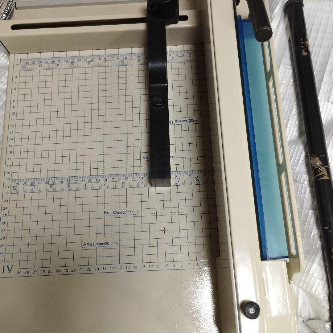 YG-LN 大型裁断機 BA58A4-14　　A4　400枚裁断【】