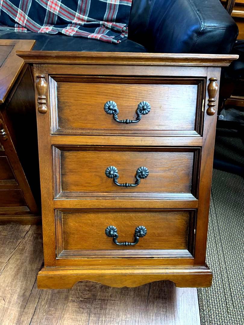 ヴィンテージ　オーク材　サイドチェスト