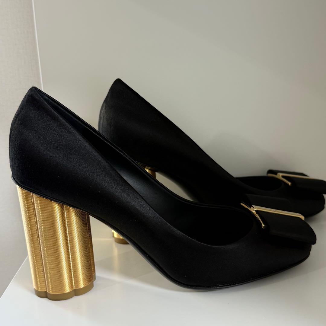 Ferragamo CAPUA85T 黒パンプス 5 1/2C