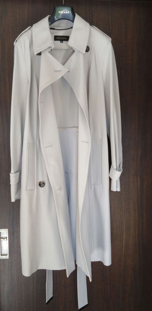 ESCADA ベージュ トレンチコート