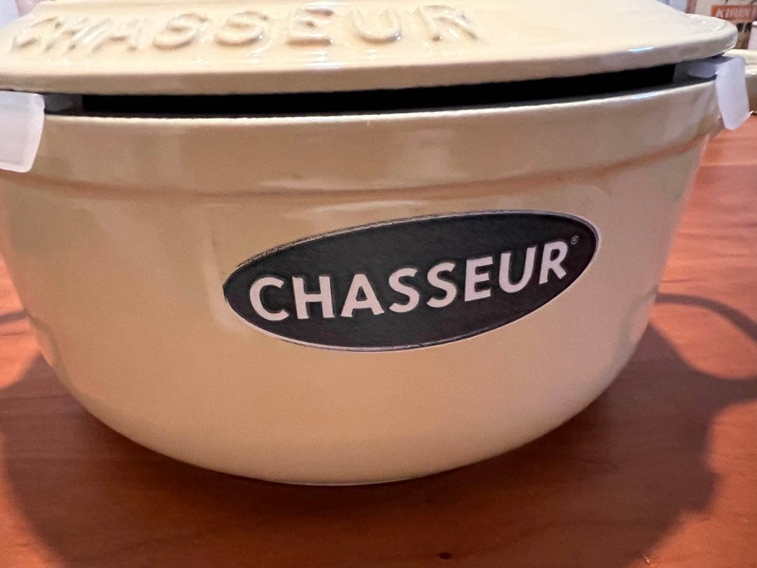 シャスール　ココットロンド　18センチ　クリーム