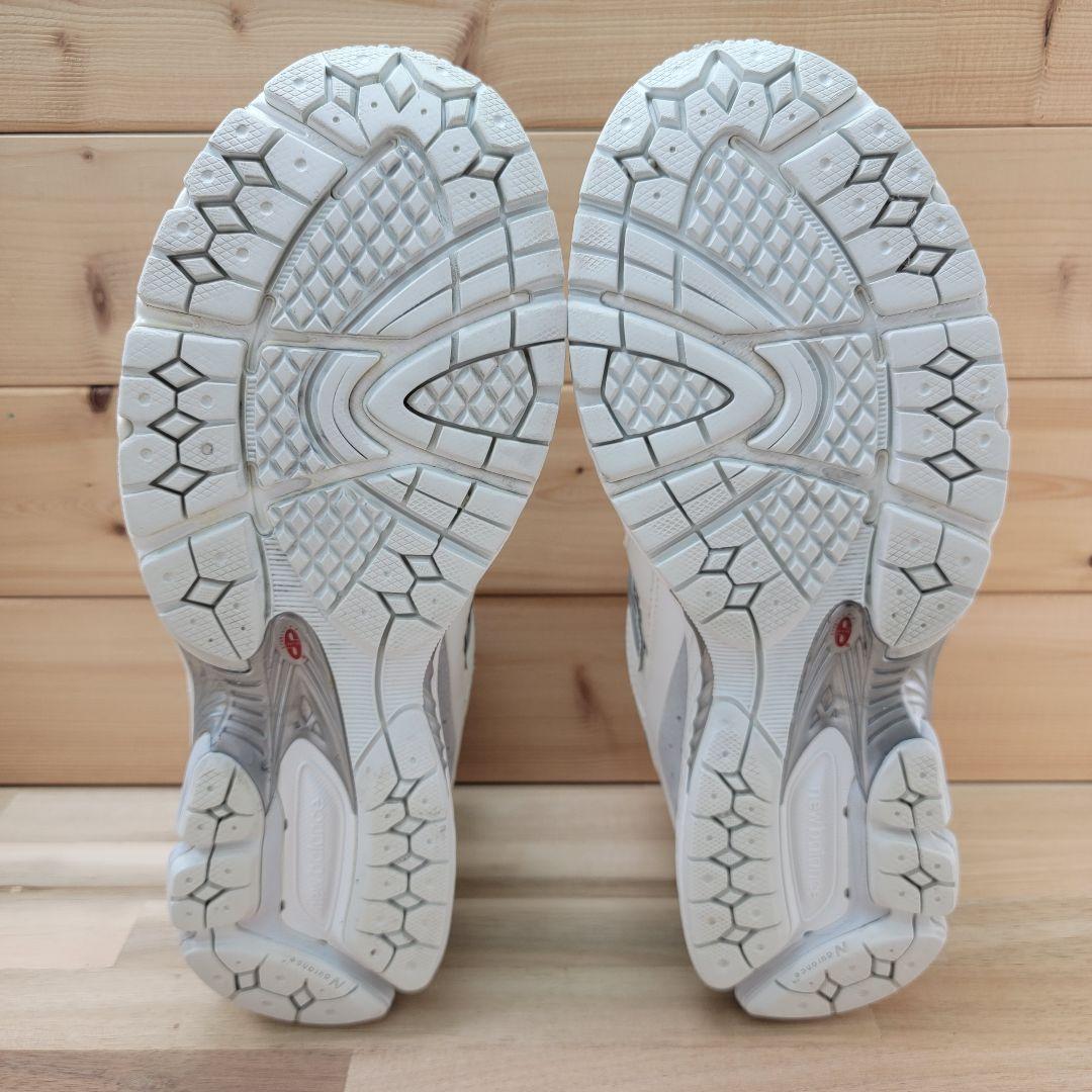 ニューバランス M2002RXM ゴアテックス ホワイト 27センチ