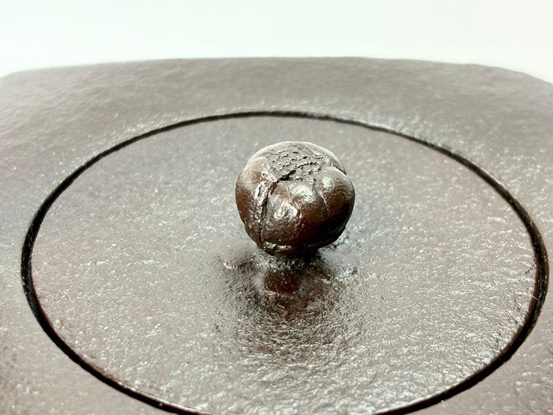 人間国宝 【高橋敬典】 造 四方銚子 替え染付蓋 鉄製 共箱共布栞付 T−487