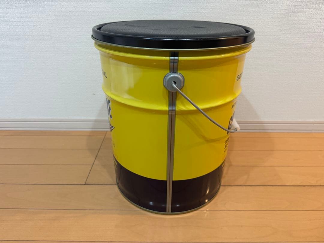 世田谷ベース正式装備品ペール缶スツール