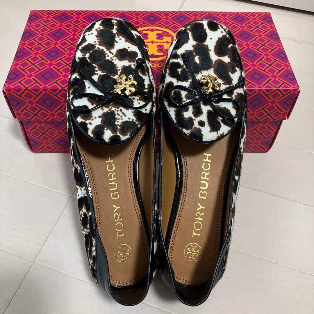 靴 T o r y B u r c h