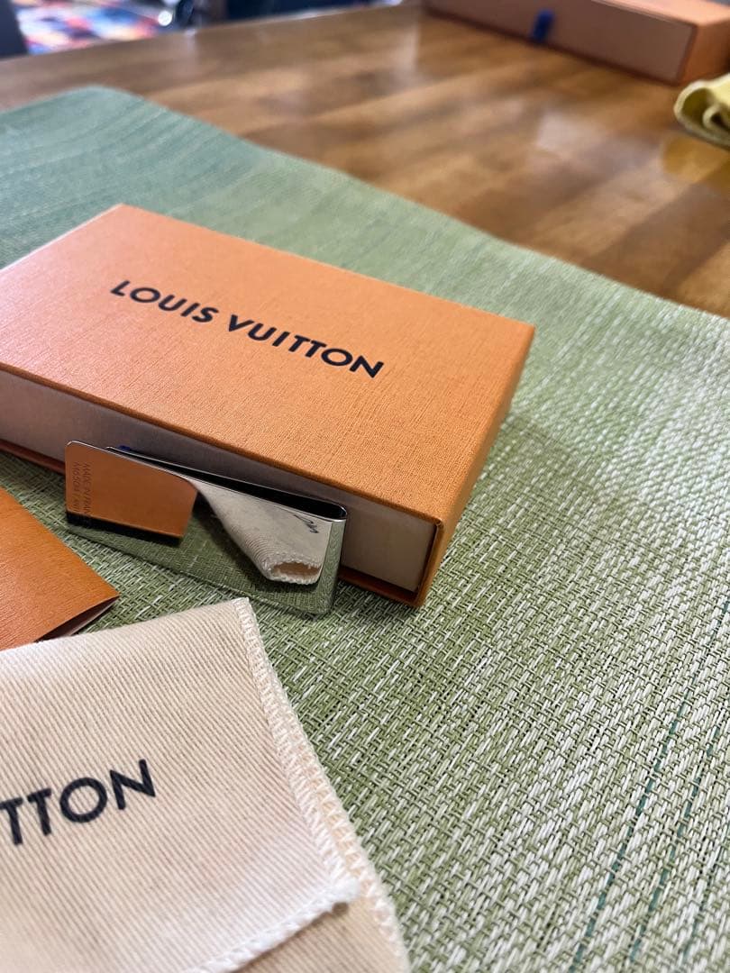 マネークリップ　ビルクリップ　ルイヴィトン