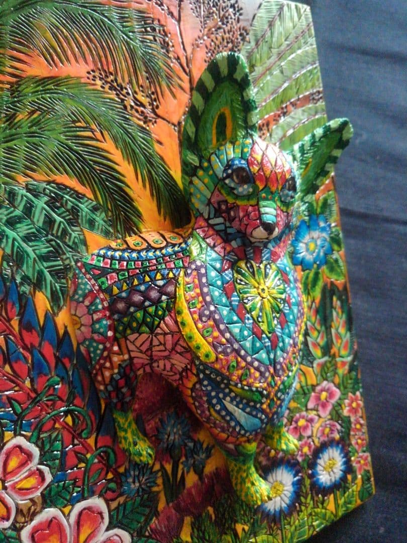 木彫りのアレブリヘ風 コーギーの3D壁掛け