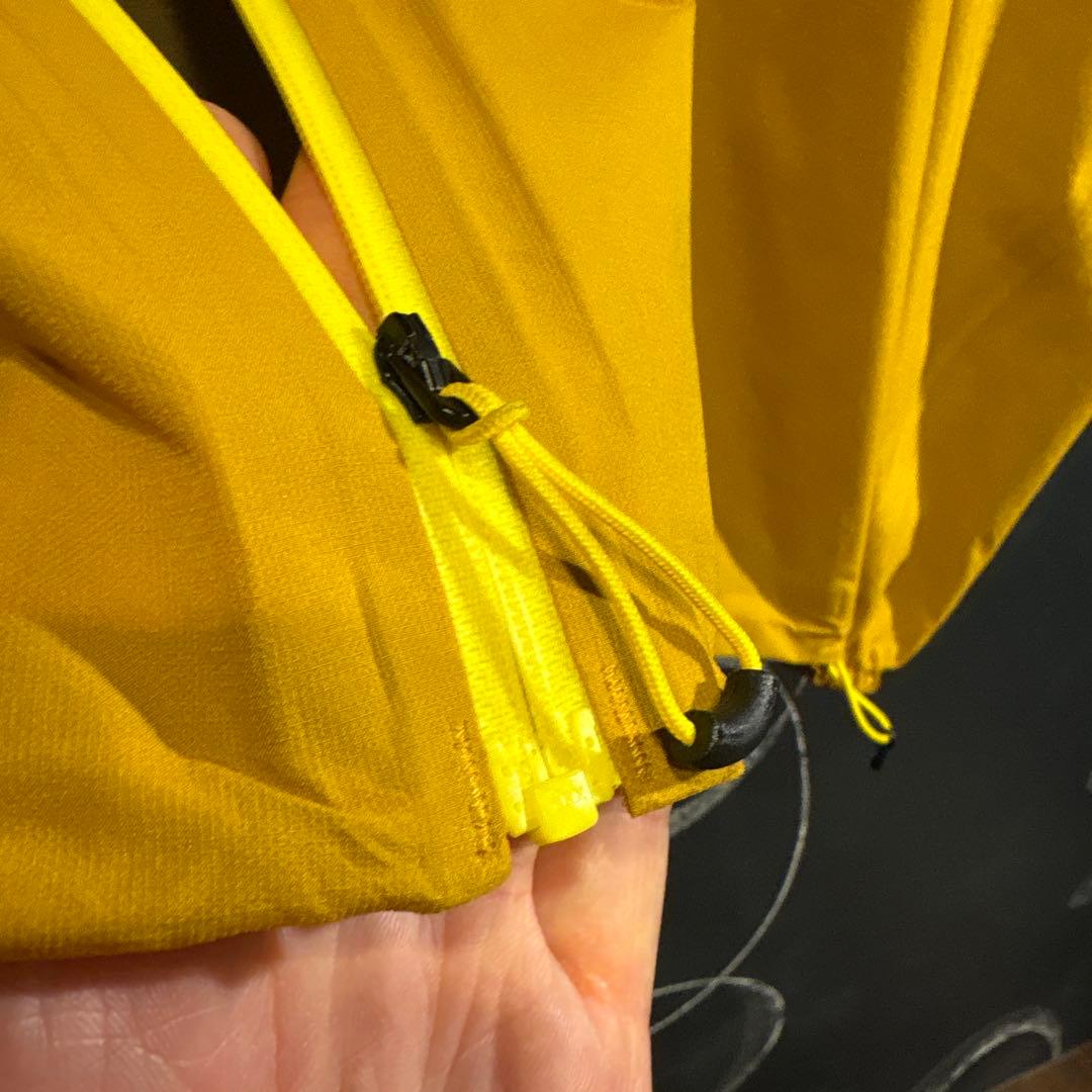 アシックス　FUJITRAIL防水浸透ジャケット　Mサイズ