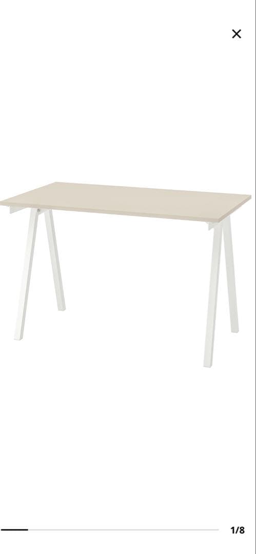 シンプルなホワイトパソコンデスク