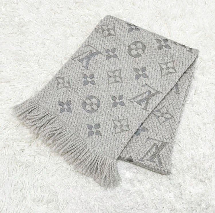 【美品】ヴィトン マフラー エシャルプ　ロゴマニア ライトグレー