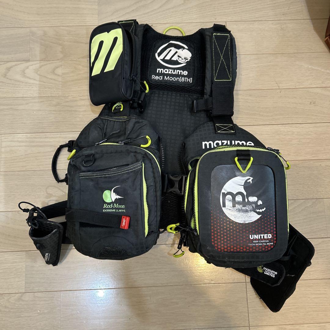 マズメ レッドムーン 8th ライフジャケット