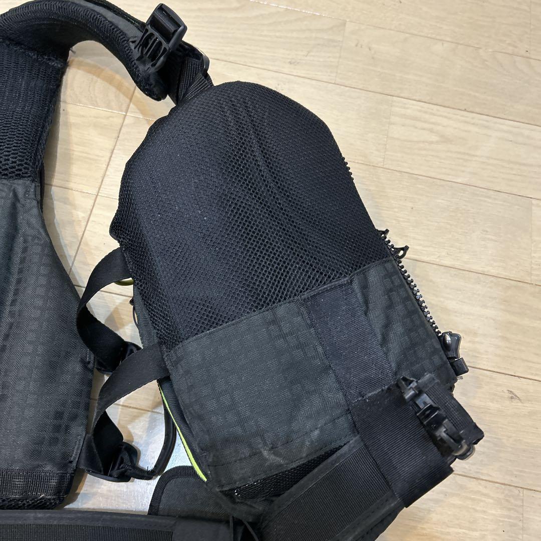 マズメ レッドムーン 8th ライフジャケット